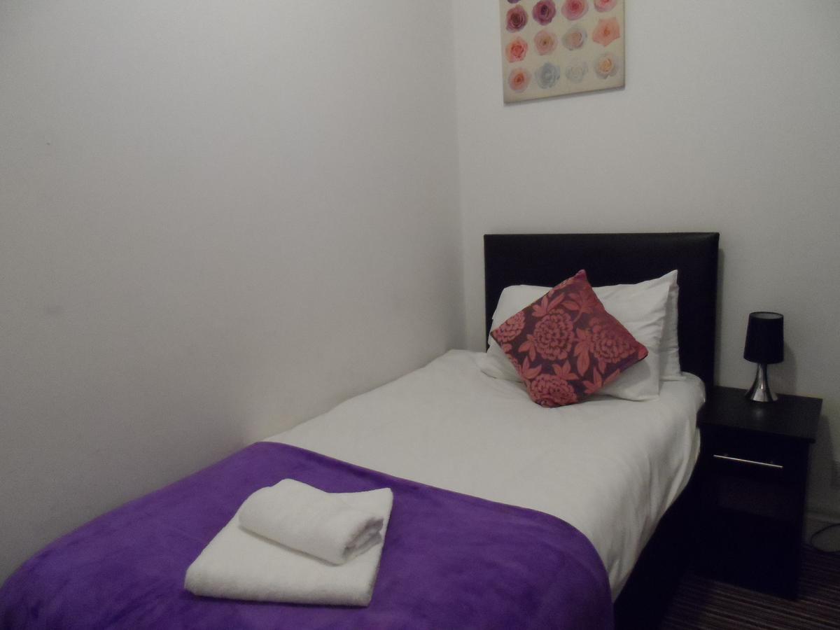 Metro House Star Accommodation Лондон Экстерьер фото