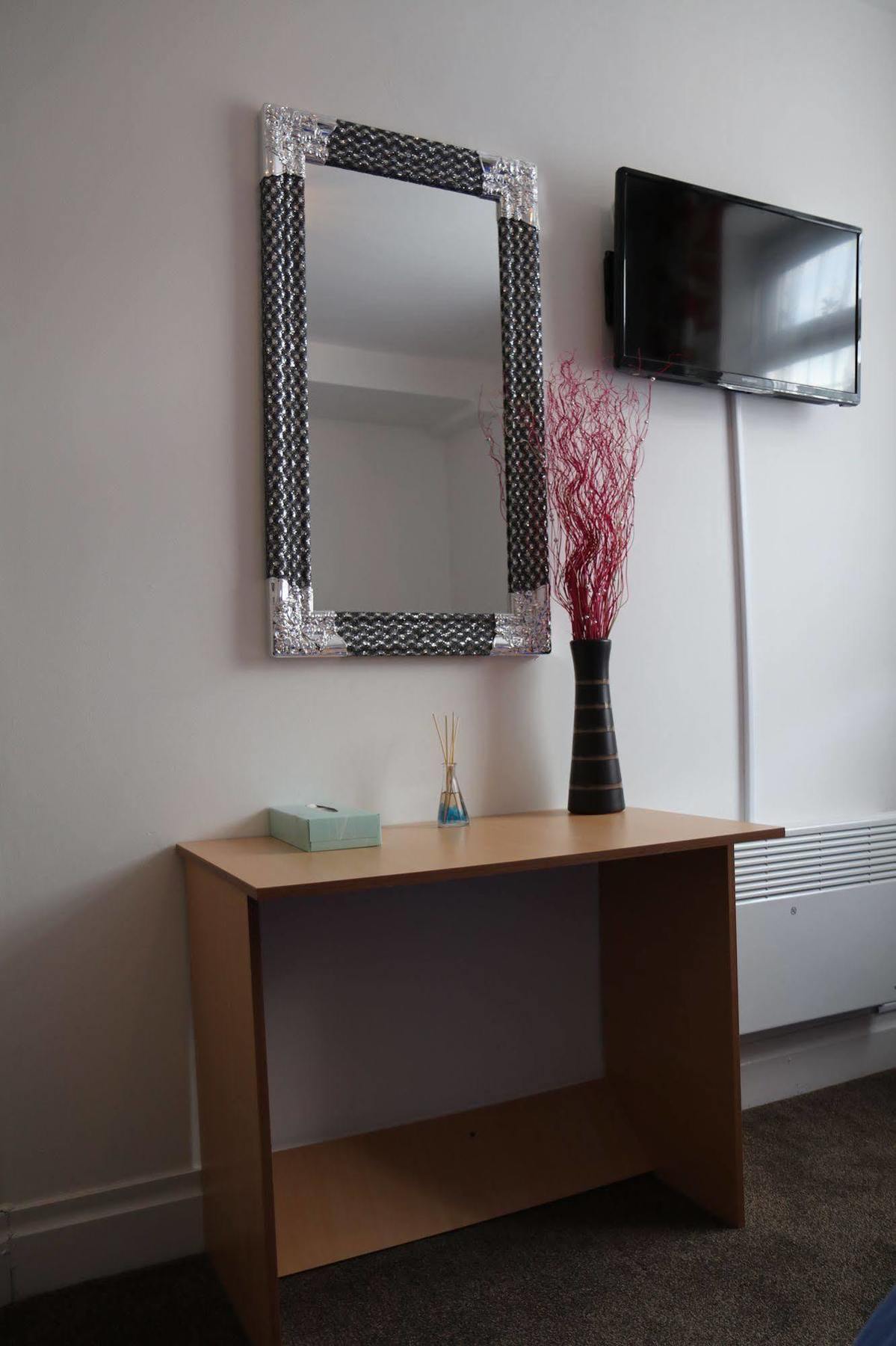 Metro House Star Accommodation Лондон Экстерьер фото