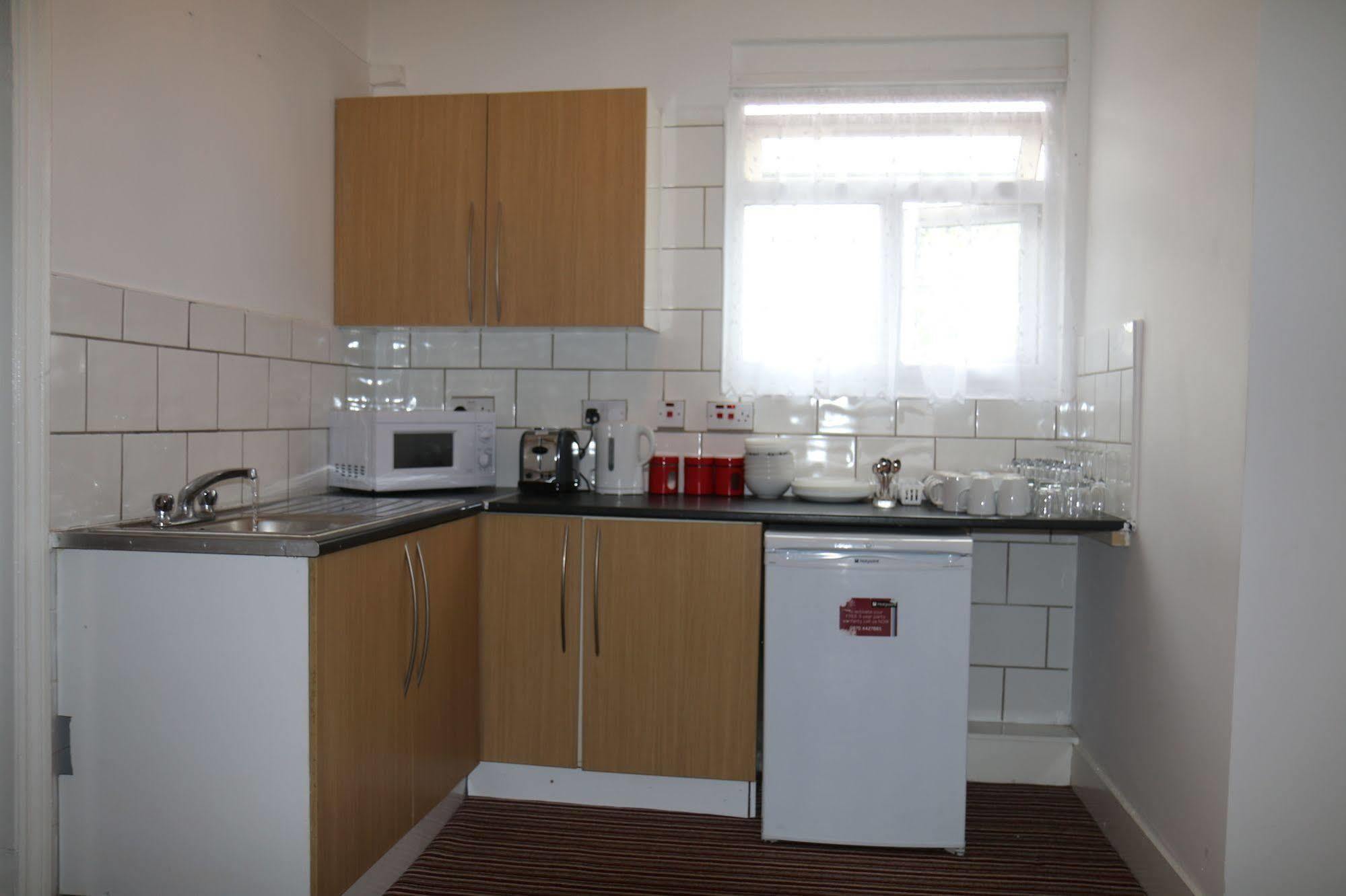 Metro House Star Accommodation Лондон Экстерьер фото